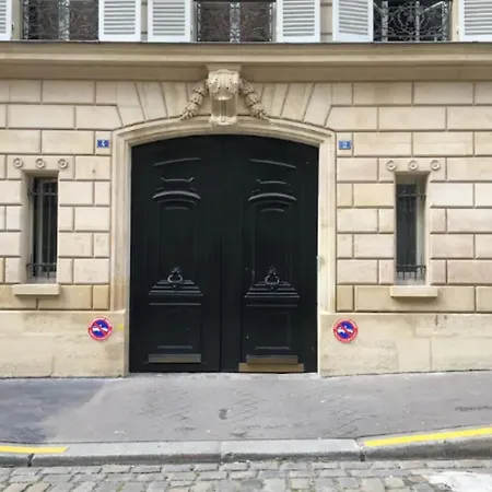 Superb Close To Sacre Coeur * Paris